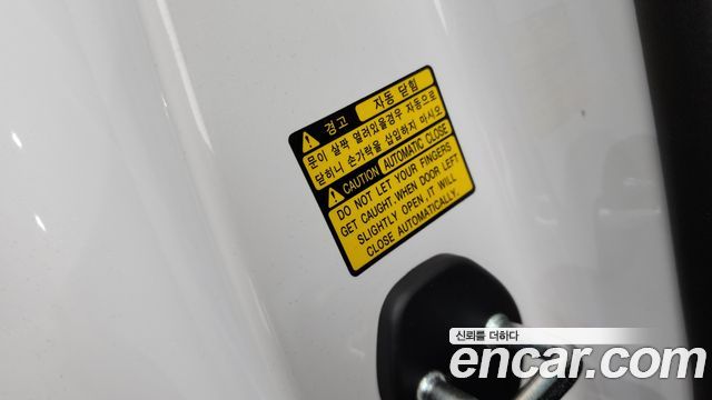 Genesis EQ900 2016 — photo 25