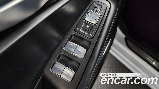 Genesis EQ900 2016 — photo 34