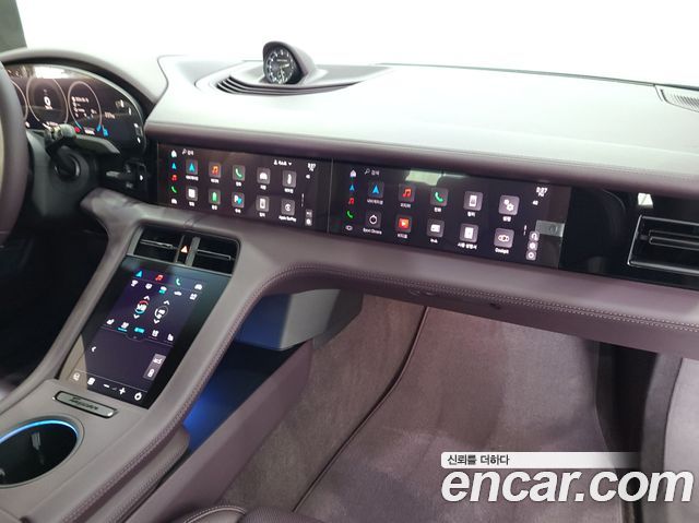 Porsche Taycan 2025 — photo 9