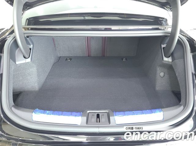 Porsche Taycan 2025 — photo 13
