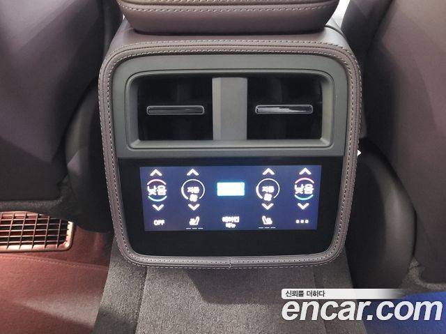 Porsche Taycan 2025 — photo 14