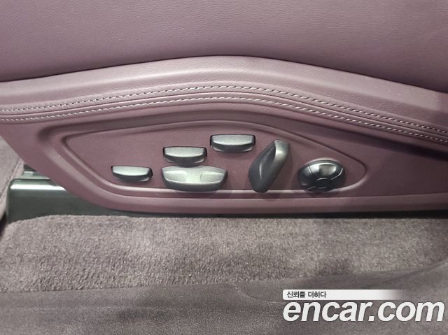 Porsche Taycan 2025 — photo 17