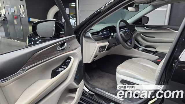 Jeep Cherokee 2023 — photo 13