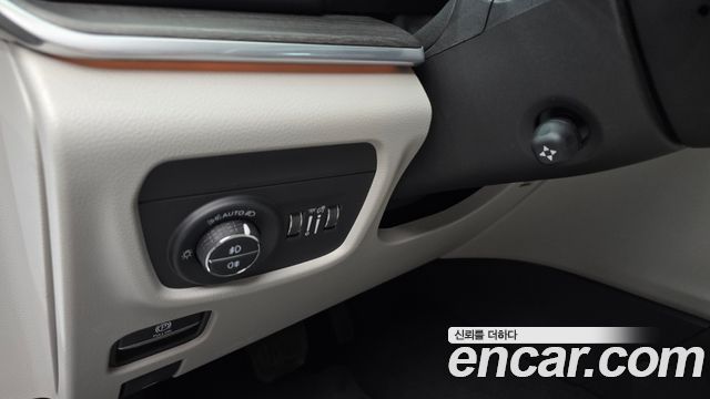 Jeep Cherokee 2023 — photo 24