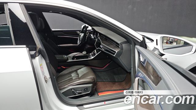 Audi A7 2020 — photo 23