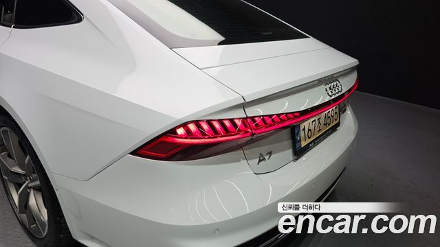Audi A7 2020 — photo 9