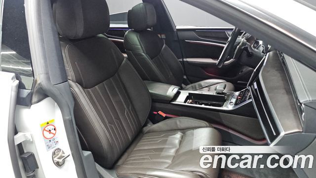 Audi A7 2020 — photo 16