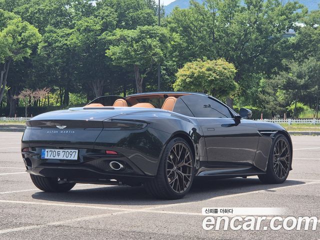Aston Martin DB12 2025 — photo 4