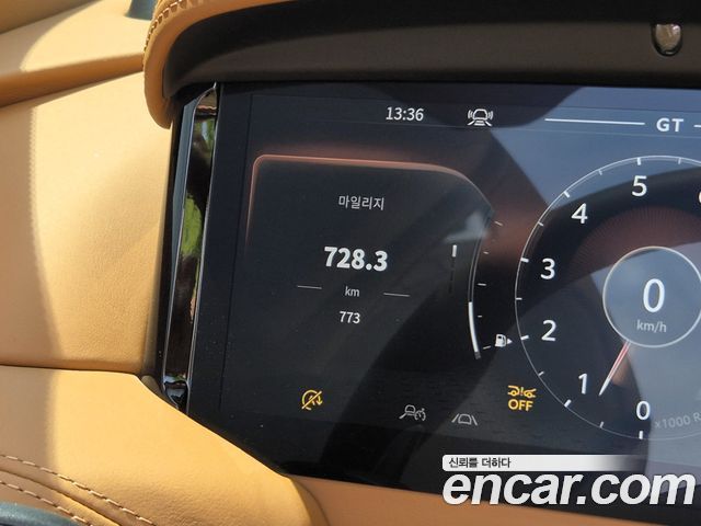 Aston Martin DB12 2025 — photo 8