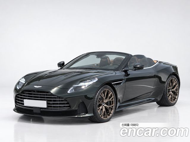 Aston Martin DB12 2025 — photo 18