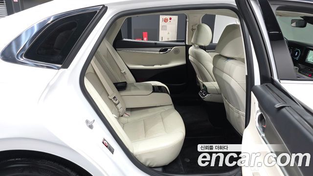 Hyundai Grandeur 2023 — photo 18