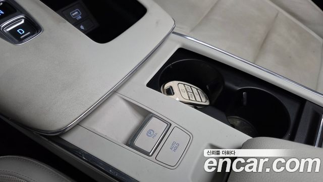 Hyundai Grandeur 2023 — photo 28