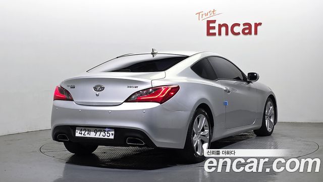 Hyundai Genesis 2010 — photo 2