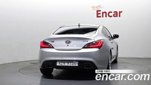 Hyundai Genesis 2010 — photo 4