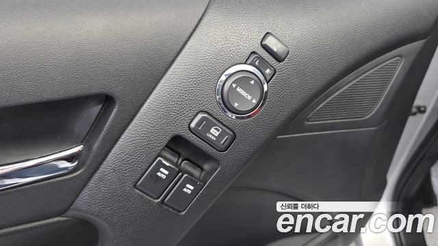 Hyundai Genesis 2010 — photo 12