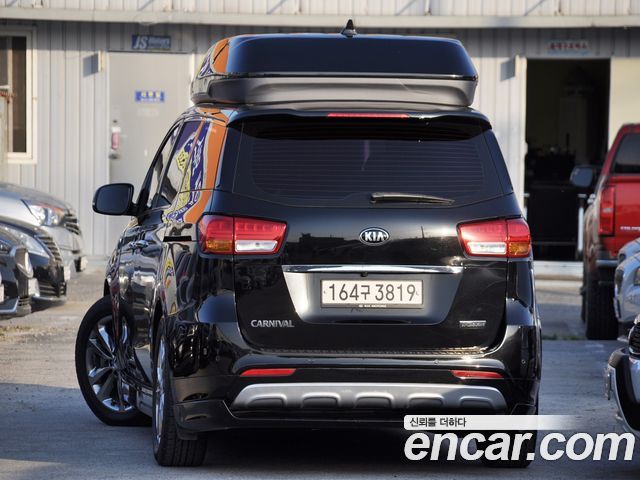 Kia Canival 2018 — photo 5