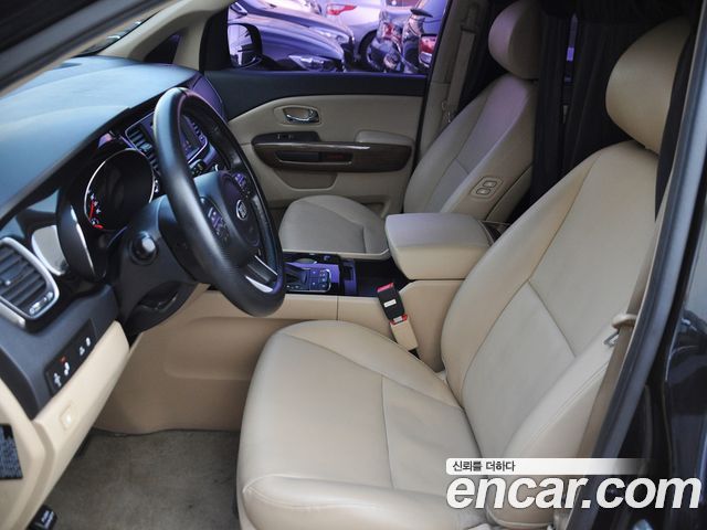 Kia Canival 2018 — photo 9