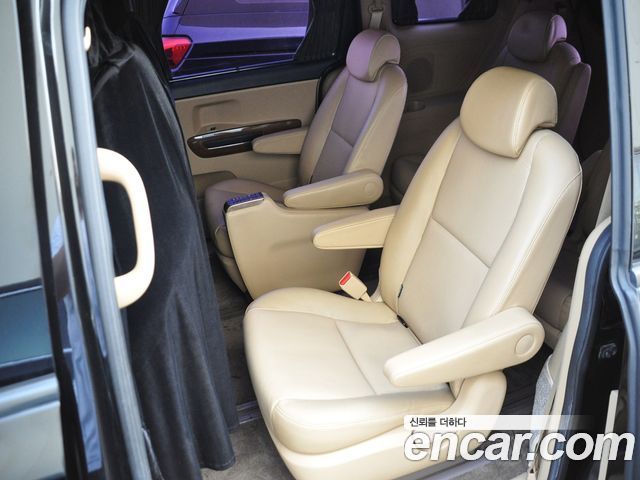 Kia Canival 2018 — photo 11
