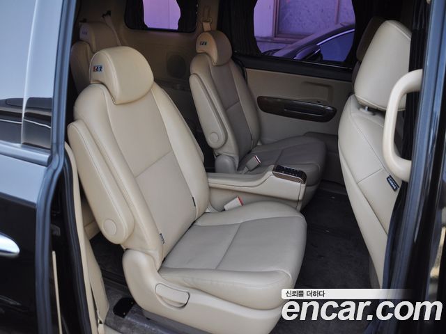 Kia Canival 2018 — photo 12