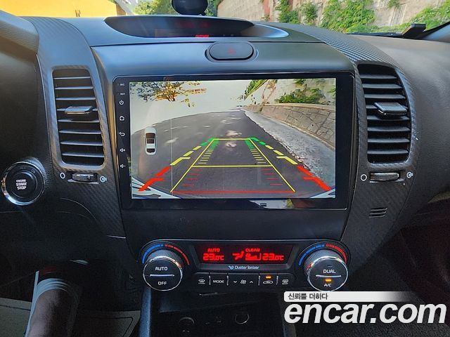 Kia K3 2014 — photo 8