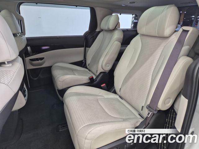 Kia Canival 2021 — photo 6
