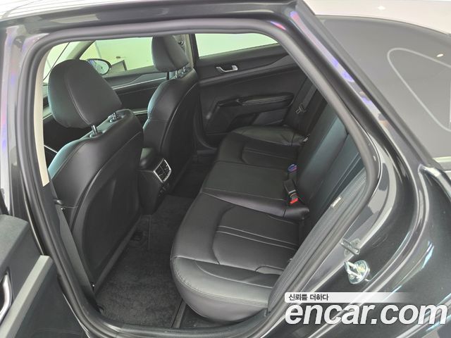 Kia K5 2023 — photo 10