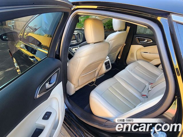 Chrysler 200 2015 — photo 14