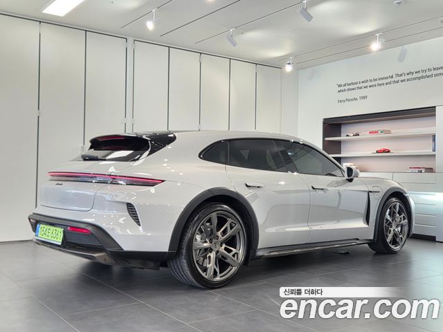 Porsche Taycan 2025 — photo 2