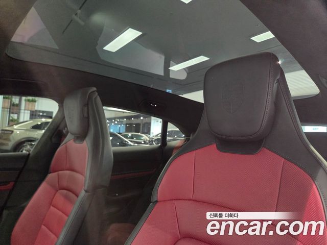 Porsche Taycan 2025 — photo 13