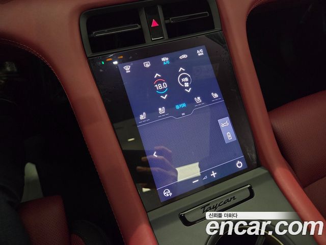 Porsche Taycan 2025 — photo 18