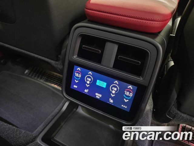 Porsche Taycan 2025 — photo 19