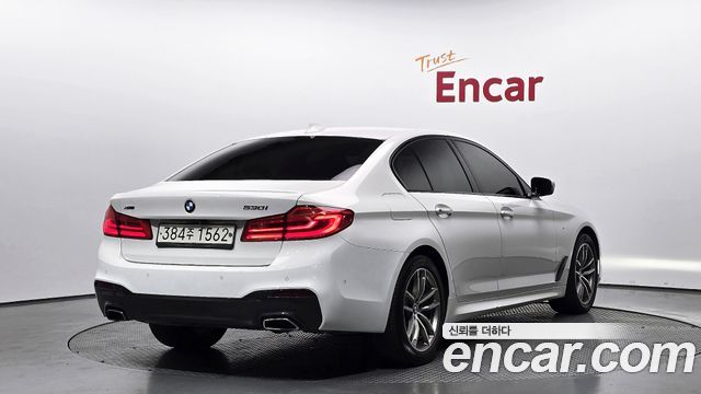 BMW 5-Series 2017 — photo 2