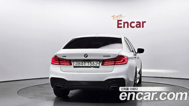 BMW 5-Series 2017 — photo 4