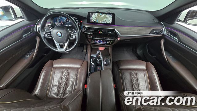 BMW 5-Series 2017 — photo 10