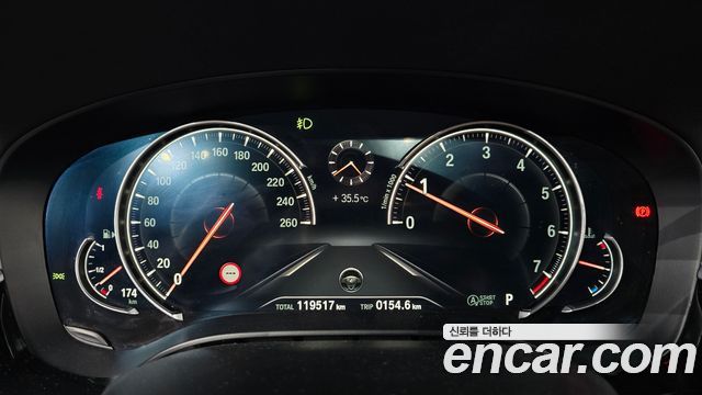 BMW 5-Series 2017 — photo 11
