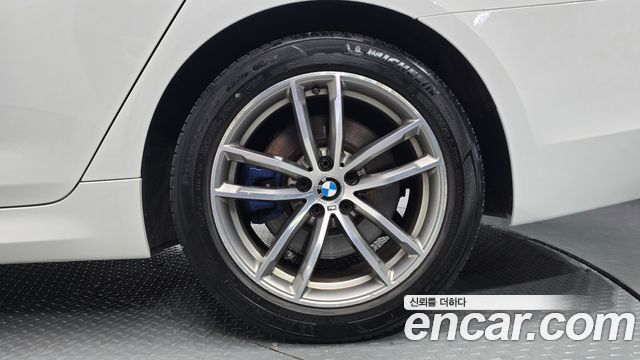 BMW 5-Series 2017 — photo 7