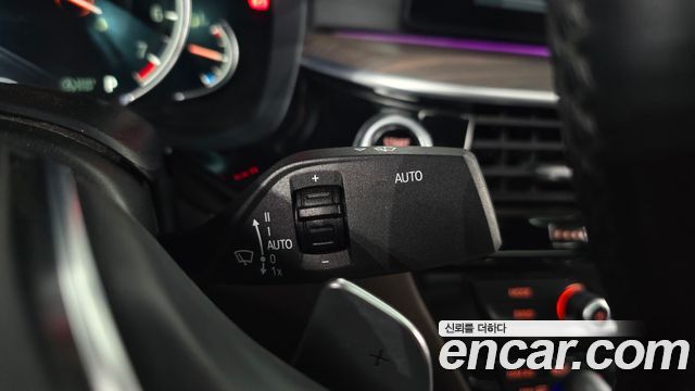 BMW 5-Series 2017 — photo 27