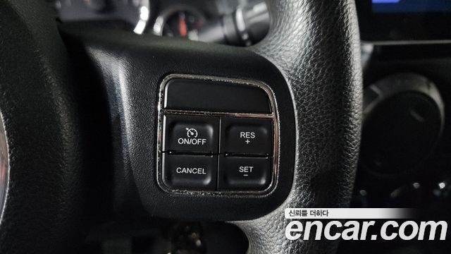 Jeep Wrangler 2013 — photo 19