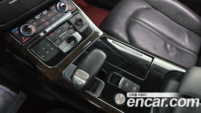 Audi A8 2015 — photo 9