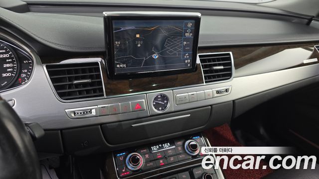Audi A8 2015 — photo 12