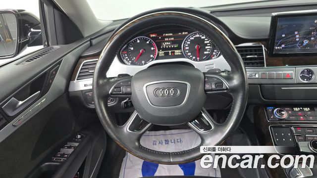 Audi A8 2015 — photo 13