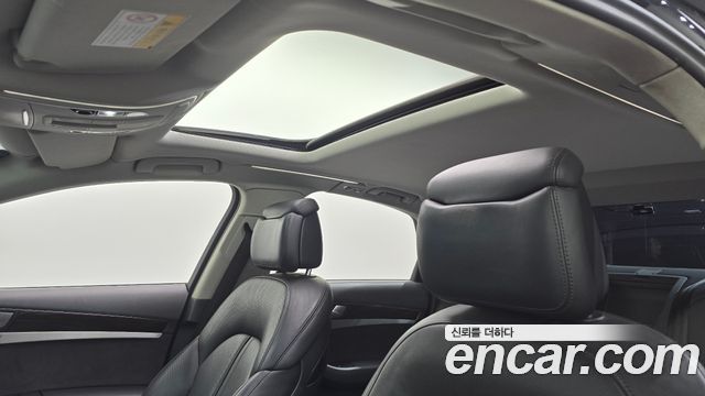 Audi A8 2015 — photo 15
