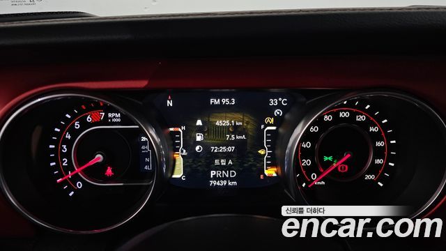 Jeep Wrangler 2018 — photo 11
