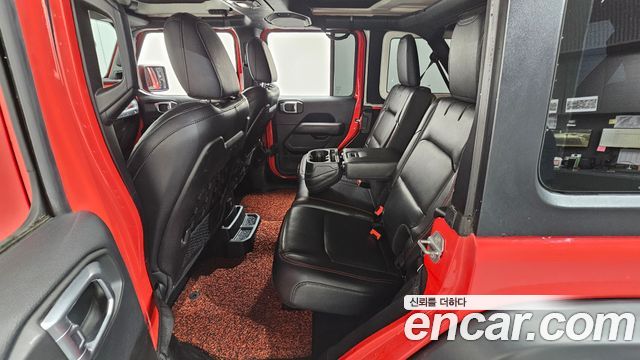 Jeep Wrangler 2018 — photo 17