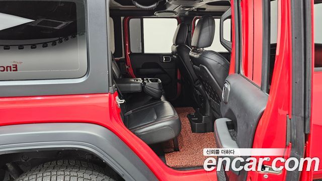Jeep Wrangler 2018 — photo 25