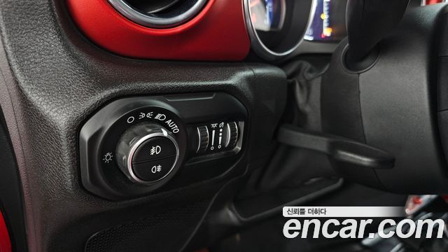 Jeep Wrangler 2018 — photo 28
