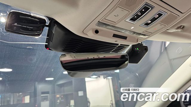 Land Rover Range Rover Evoque 2022 — photo 18