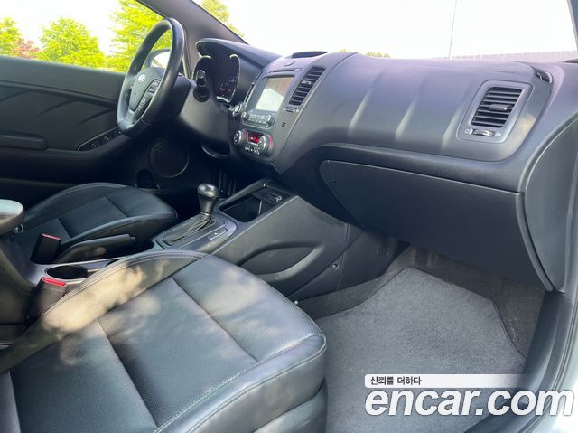 Kia K3 2014 — photo 10