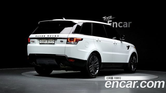 Land Rover Range Rover Sport 2017 — photo 2