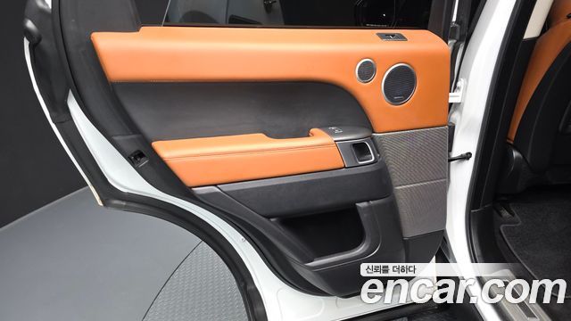 Land Rover Range Rover Sport 2017 — photo 15